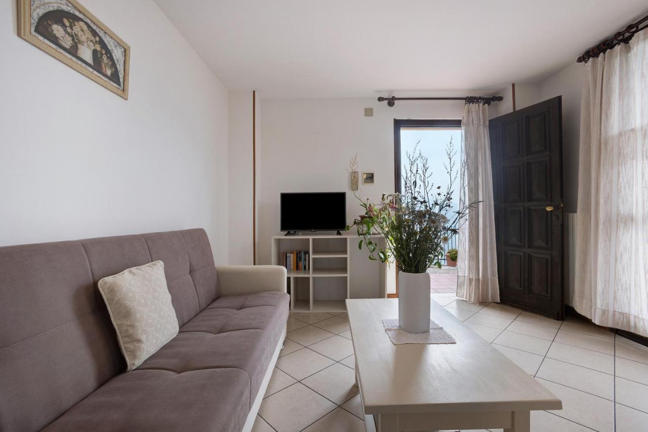 Stella Del Garda 2 Con Terrazza Apartment Тиняле Екстериор снимка